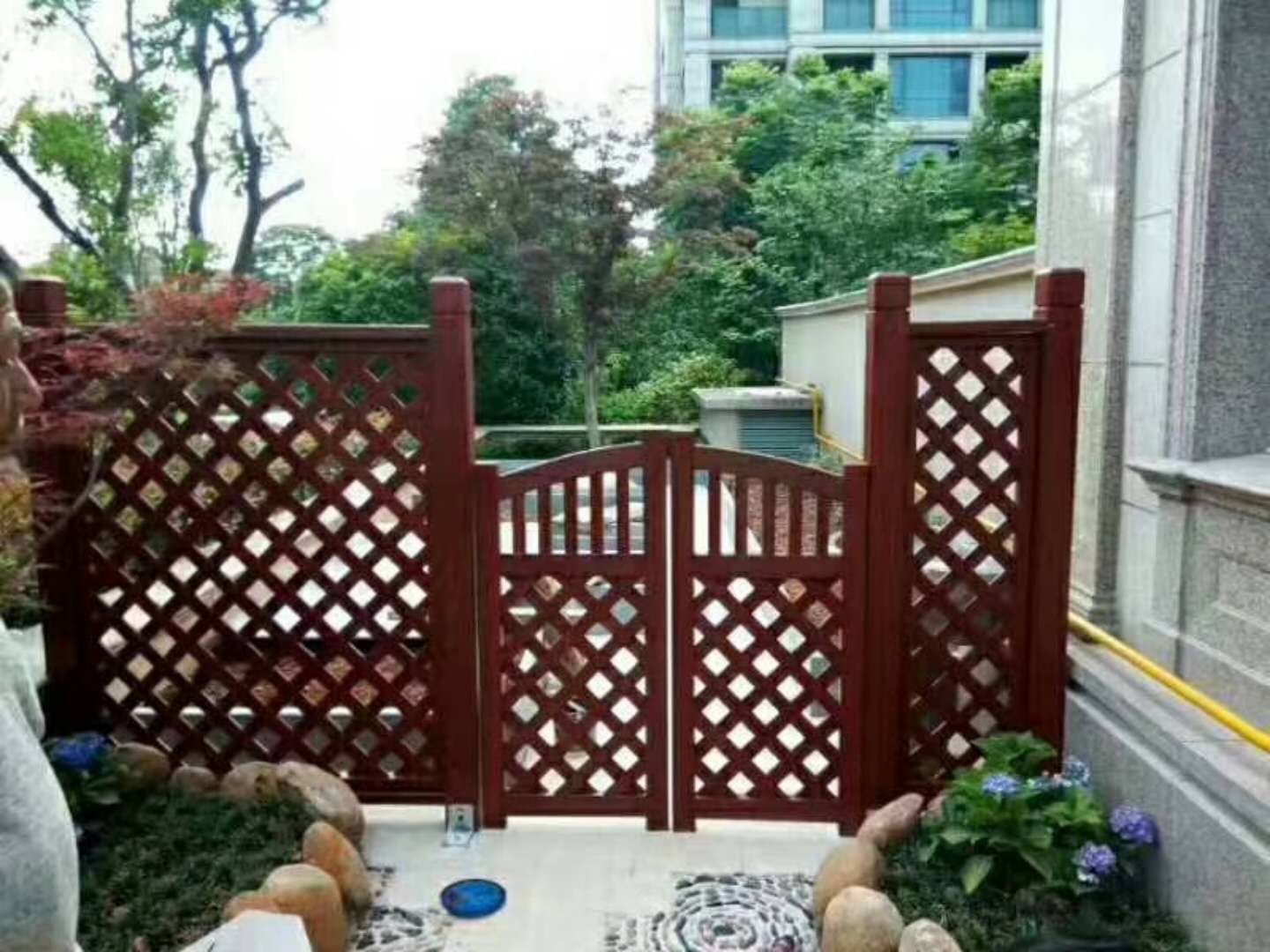 四川防腐木柵欄客戶見證（zhèng）