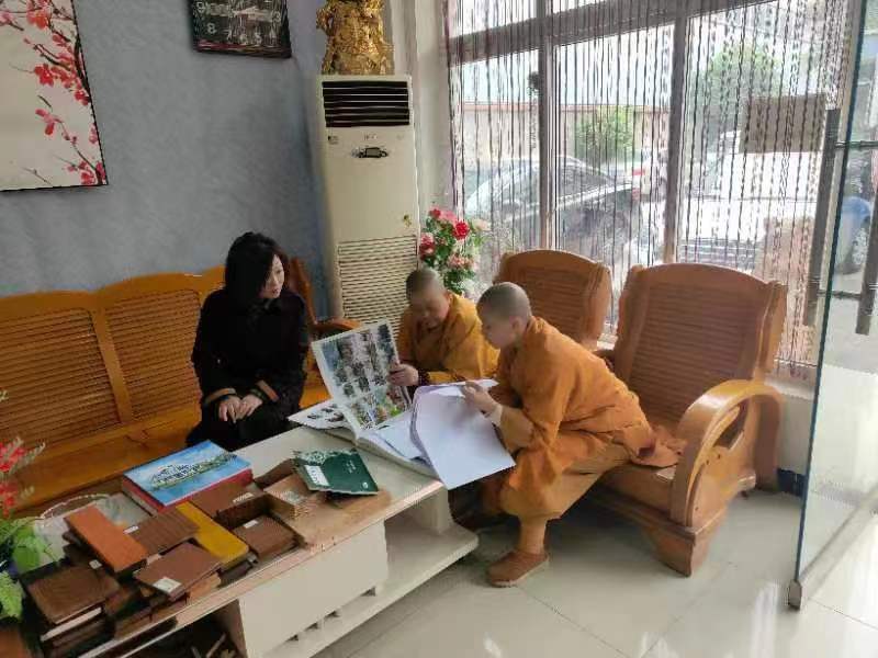 寺廟主持一行到公司和完工項（xiàng）目考察
